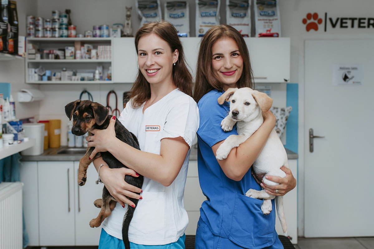 MVDr. Barbara Popovičová a MVDr. Stanislava Košarišťanová VETERAS Veterinár Košice